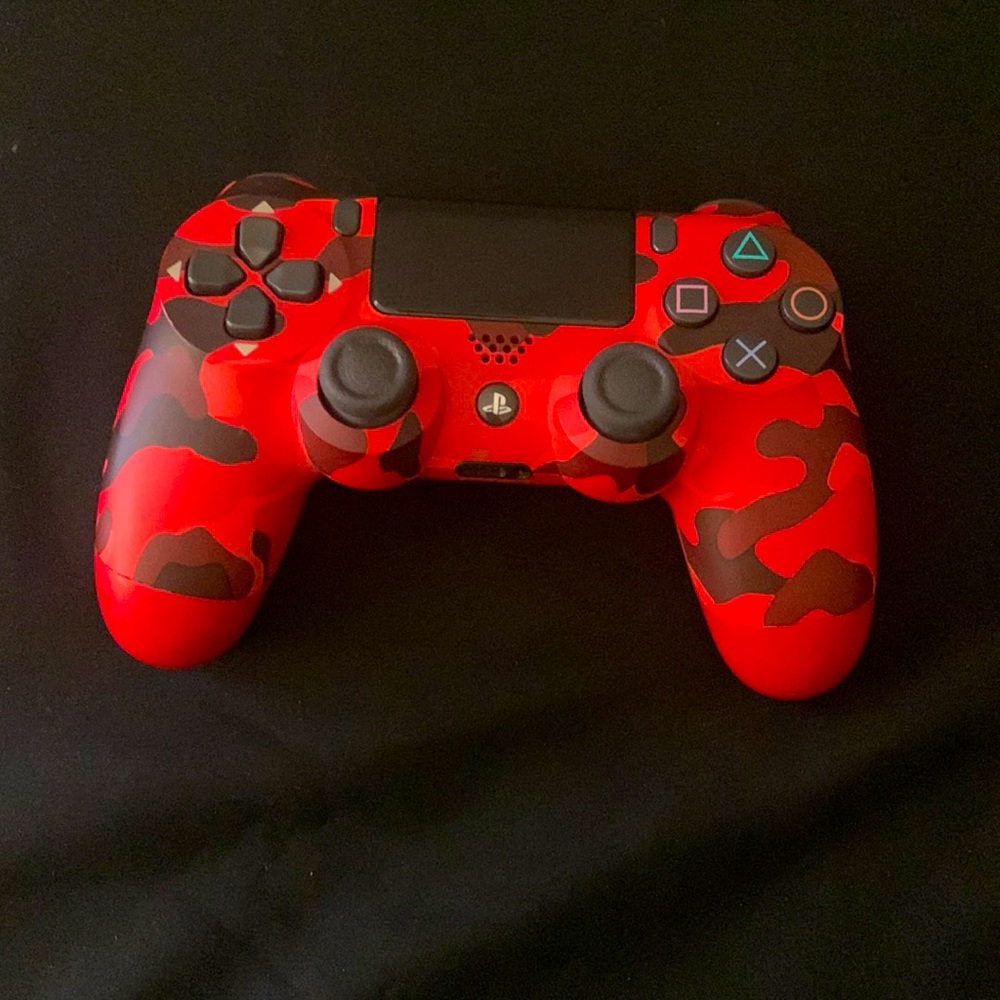 PS4 WIRELESS CONTROLLER